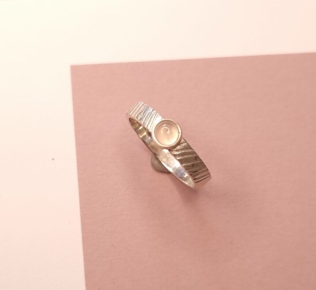 Zilveren ring met rozekwarts